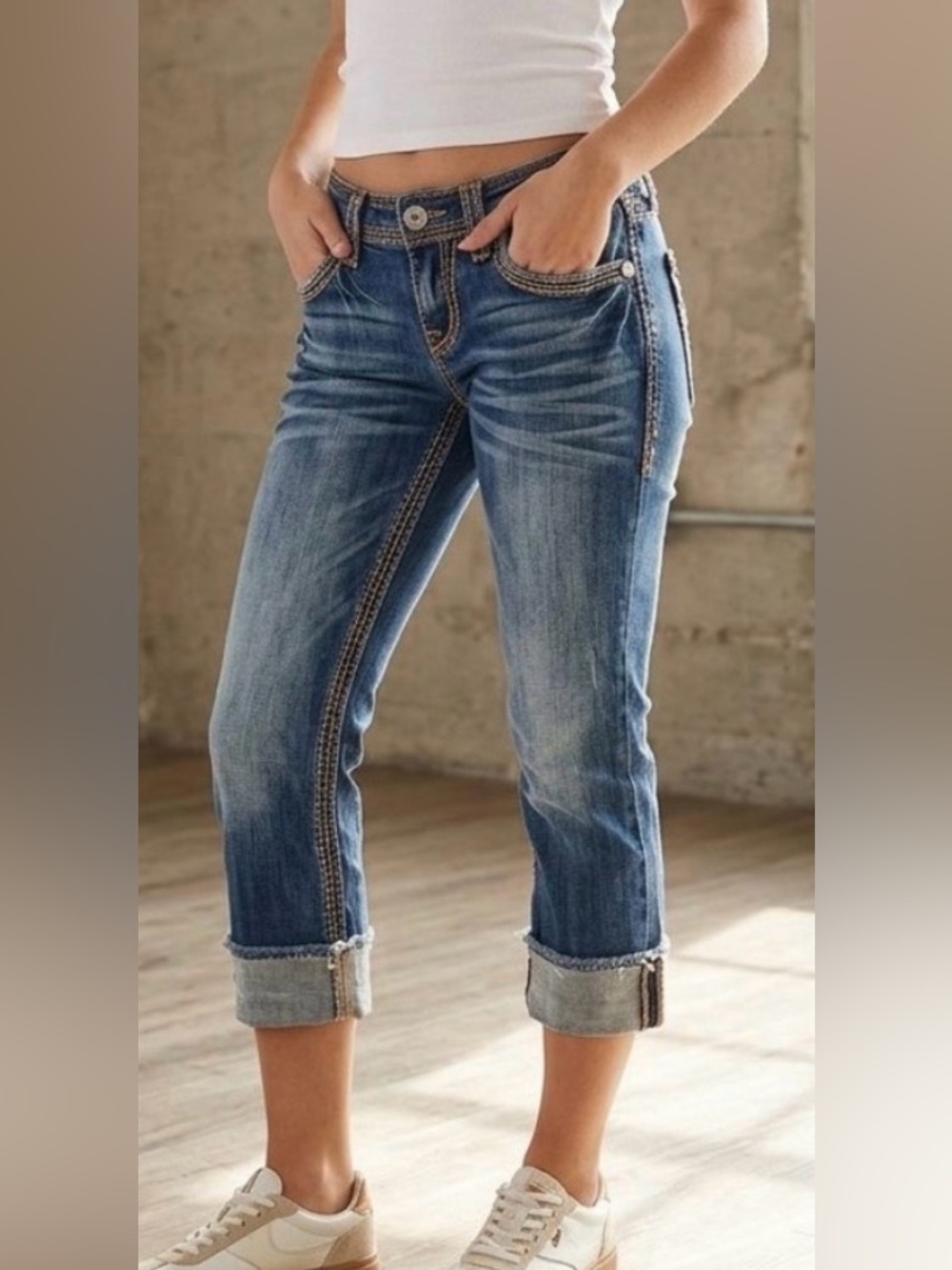 Vintage Y2K Dollhouse Low Rise Medium Wash Capris Jeans Size 7